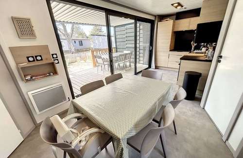 Jullouville Ski Chalet | Inviting Chalet Jullouville: Oceanfront Escape for 7