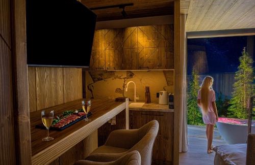 Zdiar Apartment | Discover Chalupa Chalet Strachan: 4-Star Getaway with Pool