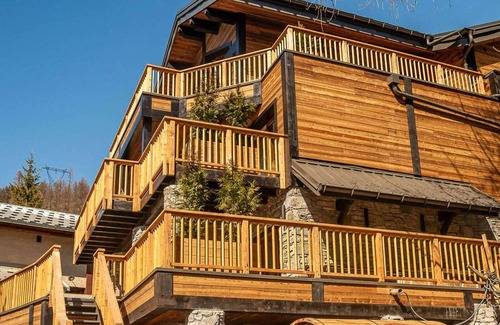 Les Brevieres Ski Chalet | Luxury Chalet with 6 Suites, Pool, Jacuzzi, and Sauna - Tignes