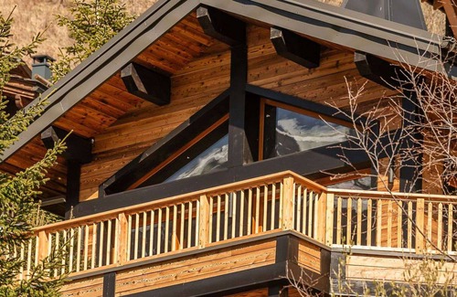 Les Brevieres Ski Chalet | Luxury Chalet with 6 Suites, Pool, Jacuzzi, and Sauna - Tignes