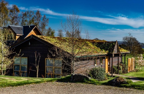 Balmaha Ski Chalet | Elegant Chalet with Hot Tub and Scenic Loch Views