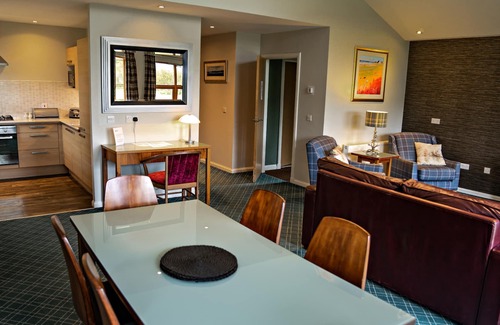 Balmaha Ski Chalet | Chalet Retreat with Hot Tub and Loch Views