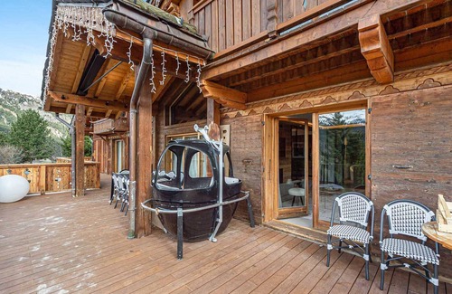 Meribel Village Ski Chalet | Inviting Chalet Méribel: 6 Bedrooms with Spa & Hot Tub