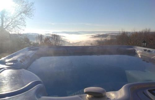 Beynac-et-Cazenac Villa | Elegant Chateau with Pool & Hot Tub in Dordogne - 4 Stars