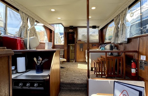 Sanford Boat Rental | Elegant Chris Craft Yacht by Scenic St. John's River