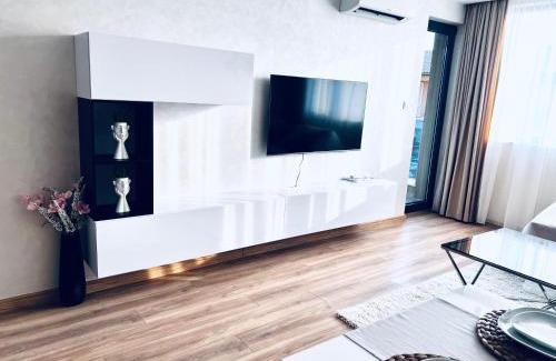 Plovdiv Apartment | Stylish City Center Apartment with Free Parking & Family Perks