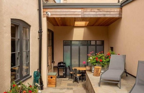 Norwich Apartment | Prime City Centre Stay for Two with Breakfast Included