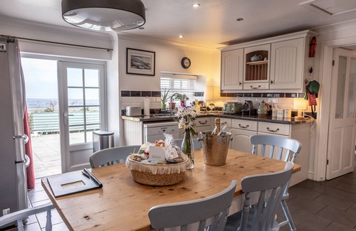 Rhyd-y-clafdy House | Elegant Coastal Retreat with Nefyn Bay Views and Amenities