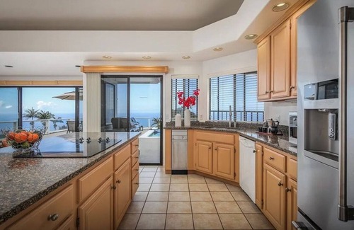 Holualoa Villa | Exquisite Coffee Estate with Infinity Pool & Breathtaking Views