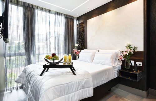 El Poblado Hotel | Guest Rated: 10/10 Luxury Apartments with Jacuzzis & Views