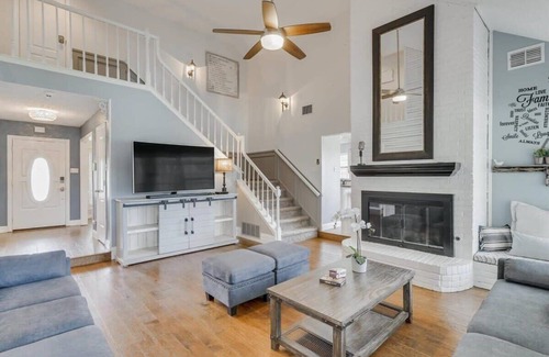 Rowlett House | Exceptional Stay: 5min to Lake with Game Room & Spa