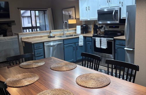 Pinetop Condo | Luxury Condo in the Pines