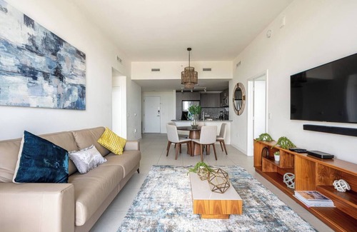 Doral Condo | Beautiful 3 Bedroom Condo with Breathtaking Skyline Views