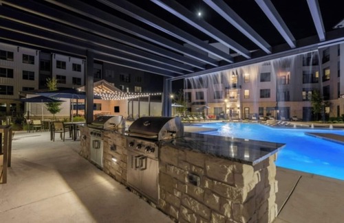 McNeil Condo | Exquisite Condo at Lakeline ATX with Pool and Ocean Views