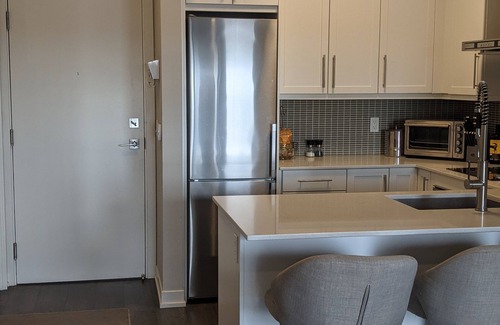 Burlington Condo | Pet-Friendly Condo with Pool, GYM, and BBQ Amenities