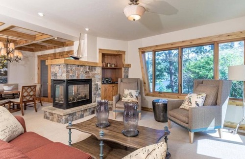 Bigfork Condo | Luxury Condo in Bigfork Harbor on Flathead Lake