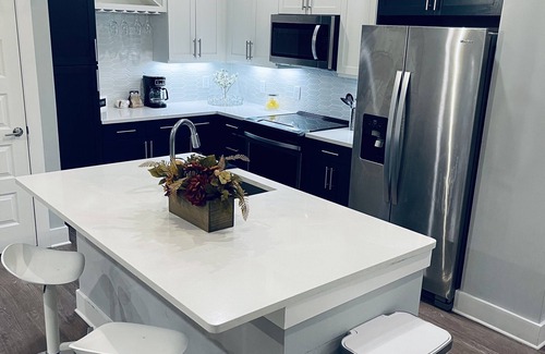 North Decatur Condo | Premier Condo in Decatur, Atlanta with Pool Access