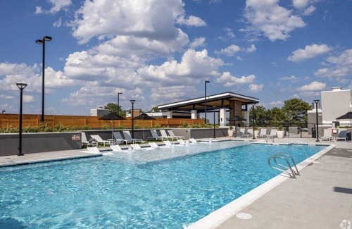North Decatur Condo | Premier Condo in Decatur, Atlanta with Pool Access