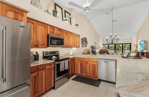 Iona Condo | Premier Condo in Gated Golf Community near Beautiful Beaches