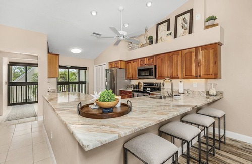 Iona Condo | Premier Condo in Gated Golf Community near Beautiful Beaches