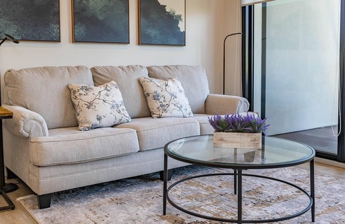 Manhattan Condo | Elegant Condo Near Colbert Hills Golf Course with Pool Access