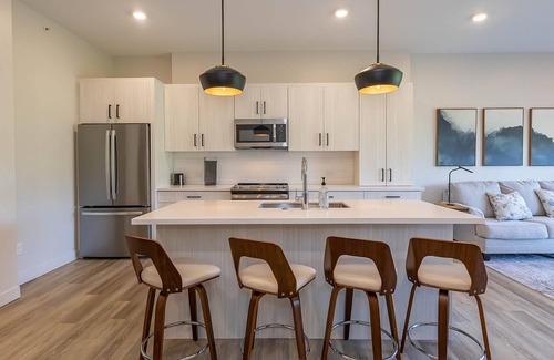 Manhattan Condo | Elegant Condo Near Colbert Hills Golf Course with Pool Access