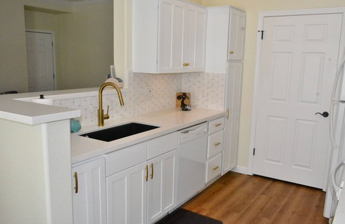 Tucson Condo | Elegant Condo with Pool in Catalina Foothills