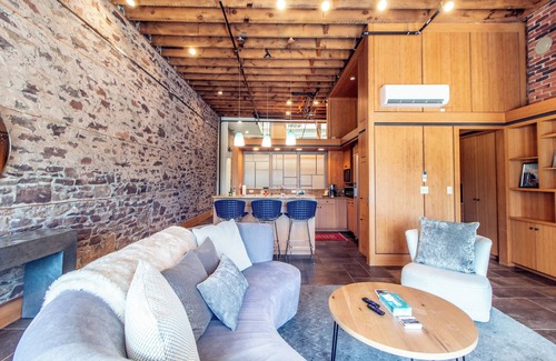 Canal Park Condo | Exceptional Paddle North Retreat Condo in Downtown Duluth