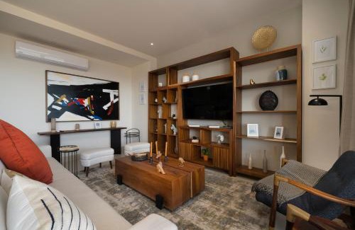 El Tezal Apartment | Oceanfront Condo with Pool & Balcony - 4-Star Excellence