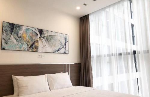 Tu Liem Apartment | Premium Stay at Vinhomes Skylake Keangnam – Pool & Ocean Views