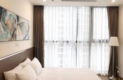 Tu Liem Apartment | Premium Stay at Vinhomes Skylake Keangnam – Pool & Ocean Views