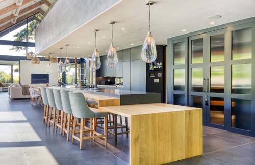 Constantia House | Contemporary Constantia Home with Ocean View and Pool