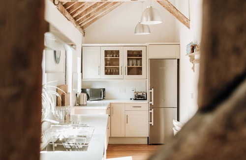Burnham-on-Crouch House | Elegant Converted Barn Retreat in Picturesque Countryside
