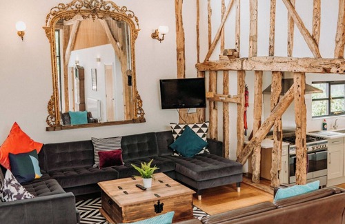 Burnham-on-Crouch House | Elegant Converted Barn Retreat in Picturesque Countryside