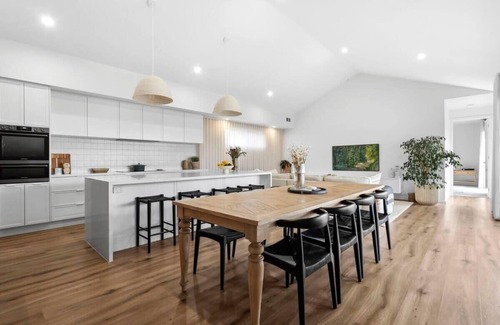Mount Duneed House | Guest Rated 10/10 at Luxury Copse, Mount Duneed