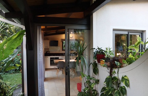 Pamplemousses House | Charming Guesthouse with Pool, Spa & Hot Tub Amenities