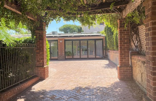 Bicton House | Guest Rated: 9.6 Cottage at the Manor on the River