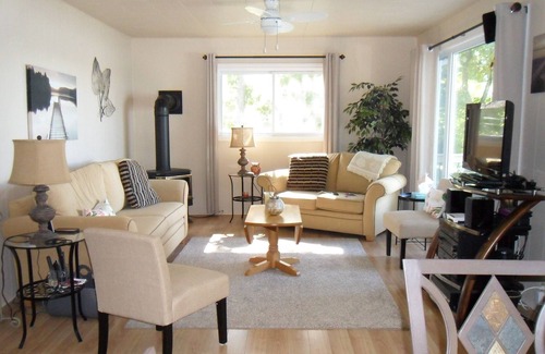 Elizabethtown-Kitley Cottage | Luxury Cottage for your Family