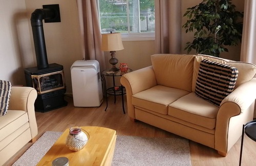 Elizabethtown-Kitley Cottage | Luxury Cottage for your Family