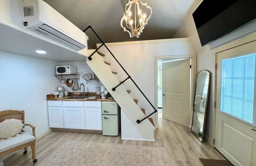 Stillwater House | Indulge in a Cottage Getaway with Spa and Hot Tub