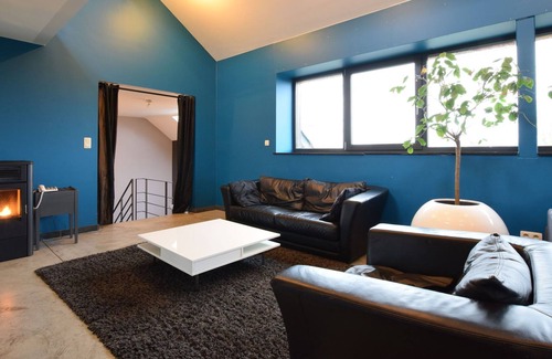 Vaux-sur-Sure Cottage | Relaxing Vaux-sur-Sûre Cottage with Jacuzzi & Spa Amenities