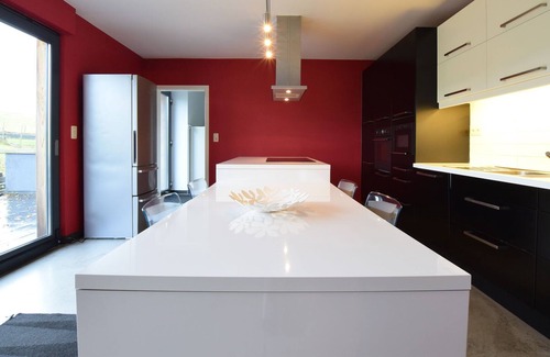 Vaux-sur-Sure Cottage | Relaxing Vaux-sur-Sûre Cottage with Jacuzzi & Spa Amenities