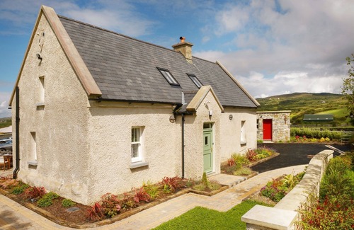 Lisdoonvarna Cottage | Elegant Cottage Retreat in the Burren with Breakfast Included