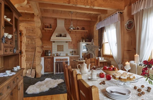 Szaflary Cottage | Premium Cottage Near Zakopane with Hot Tub and Pool