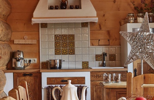 Szaflary Cottage | Premium Cottage Near Zakopane with Hot Tub and Pool