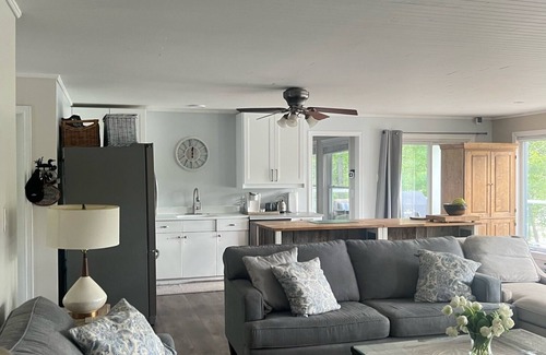 Frontenac Cottage | Idyllic Lakefront Cottage with Hot Tub & Private Bunkie