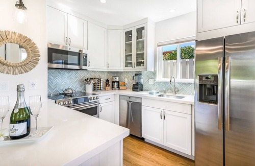 Kihei Cottage | Indulgent Cottage with Spa & Ocean Views, Steps to Beach