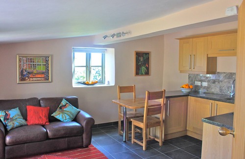 Stokenham Cottage | Serene Country Retreat with Ocean Views Near Start Bay
