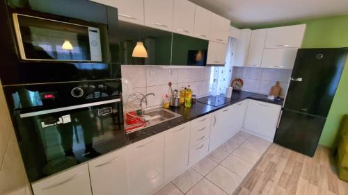 Nisava District Apartment | Budget-Friendly BANJSKI PUT: Highly Rated & Family-Oriented