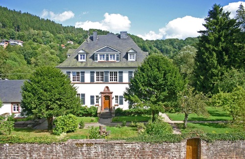 Malberg Villa | Elegant Country House with Hot Tub, Sauna & Cinema Experience